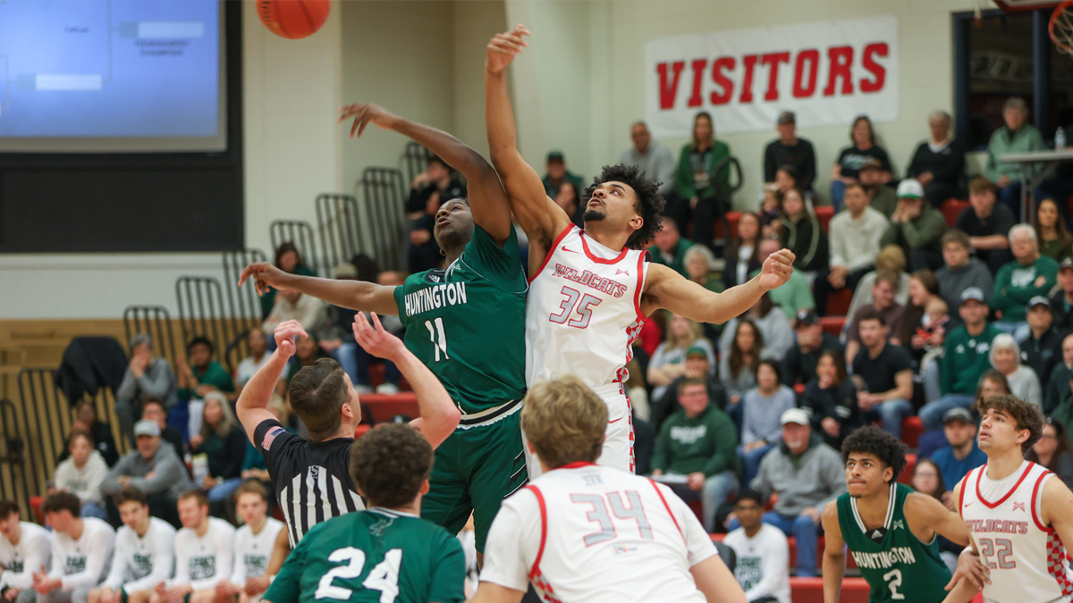 Huntington Falls in Defensive Dogfight at IWU