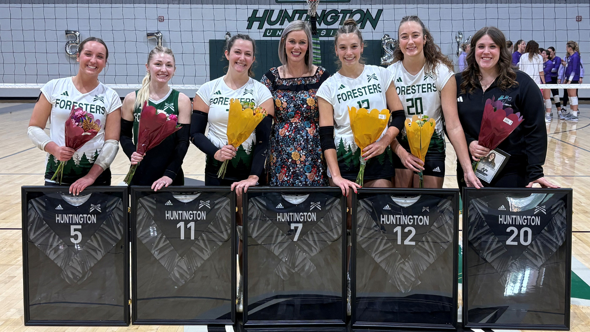 Five Seniors Shine as Foresters Dominate (20) Taylor in Three Sets&nbsp;